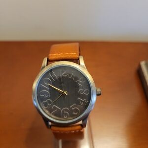 Brand New Brown Tan Women's Fashion Watch